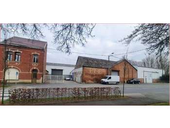 À vendre locaux industriels 3800m² à Vendegies