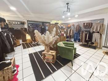 Vente boutique habillement à Saint-Maximin
