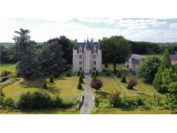 Vente majestueux château du 15ème siècle en Anjou