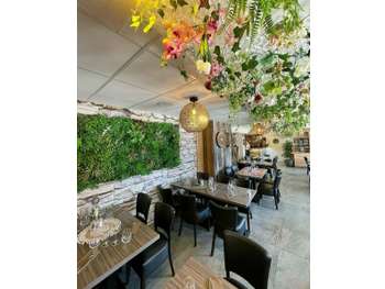 Vente restaurant clé en main à fort potentiel 73