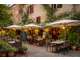 Fonds avec murs restaurant village provençal 83
