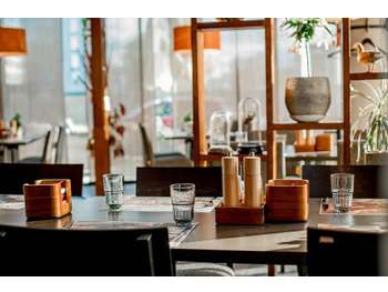Cède restaurant 180m² terrasse empl N1 le Lavandou