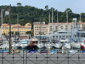A vendre restaurant aux normes à Nice port