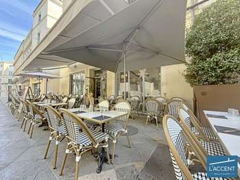 Vente superbe restaurant rue passante de Nîmes