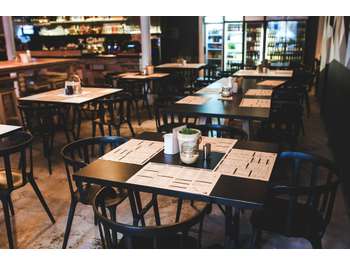 Cède restaurant environnement commercial et festif