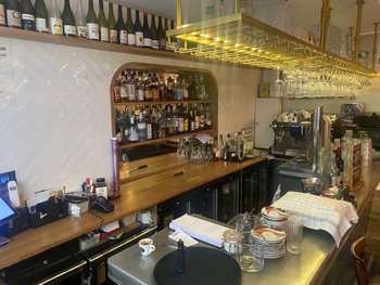 Bar brasserie à vendre Paris 75011 quartier animé · 56 m² · 432 920 €