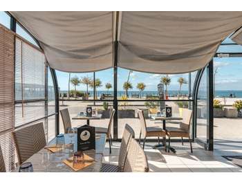 Vente restaurant grande capacité bord de mer 66