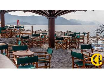 Vente restaurant les pieds dans l'eau en Savoie