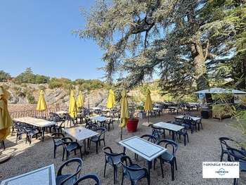 Vente murs 832m² + fonds bar restaurant à Ruoms
