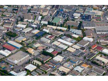 A vendre  local 1700m² ZI les Paluds à Aubagne