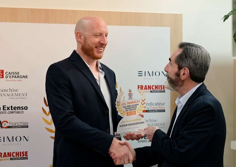 AVENIR RÉNOVATIONS - Avenir Rénovations remporte le Trophée des Meilleures Franchises de France 2025 !