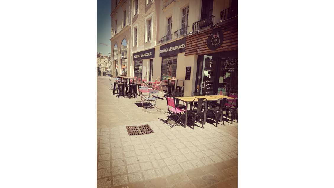 A vendre bar et cave à manger à Laval centre