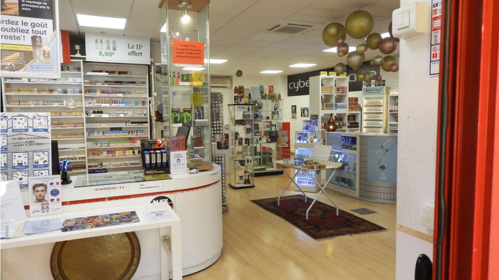 Commerce divers services proximité : e-cigarettes