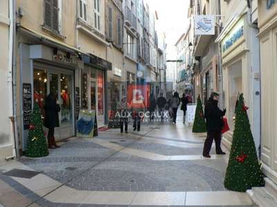 DAB local commercial 70m² belle vitrine à Avignon