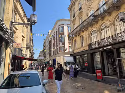 AV restauration rapide à Bordeaux Sainte Catherine