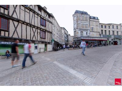 Cession droit au bail Locaux commerciaux - Boutiques à Niort