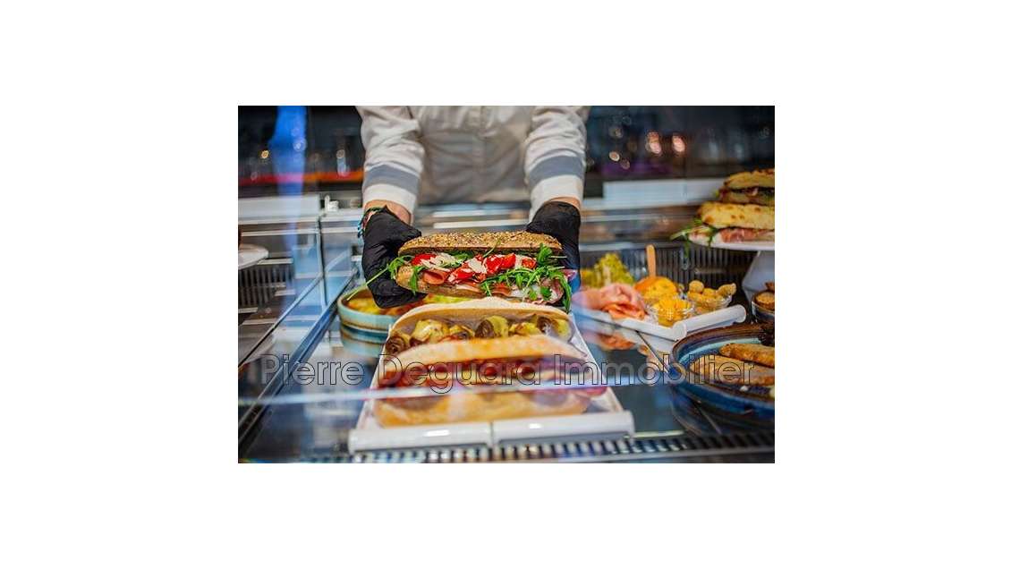 Droit au bail local 138m² en entrée de Sète