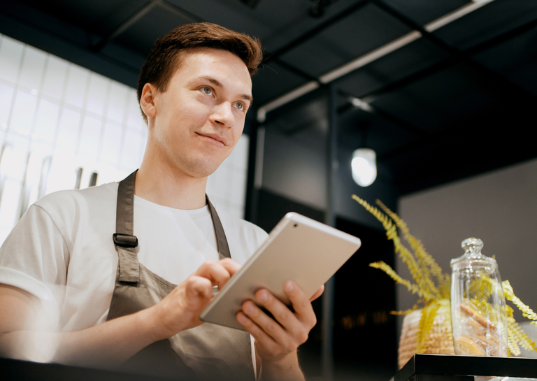 Créer ou reprendre une franchise : les 5 vraies questions à se poser avant de choisir