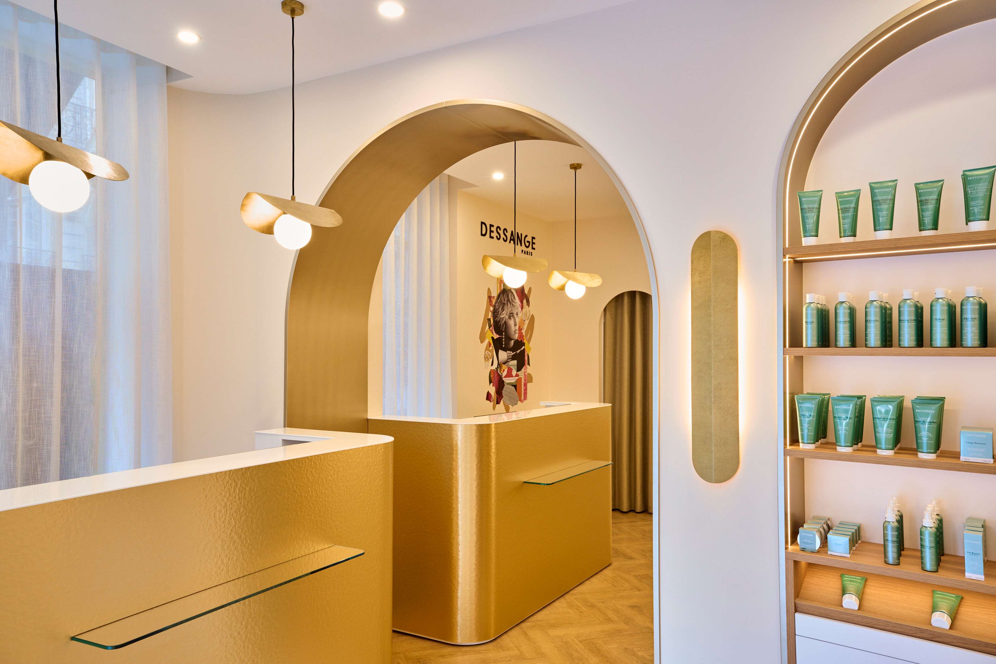DESSANGE : franchiseur Coiffure (Produits - Salons)
