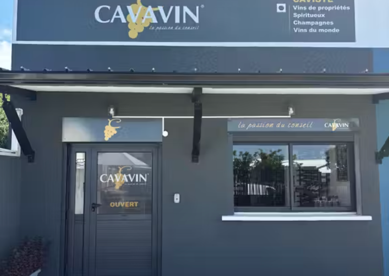 CAVAVIN - Entreprendre en franchise à La Réunion : un couple réunionnais ouvre une cave CAVAVIN à Sainte-Suzanne