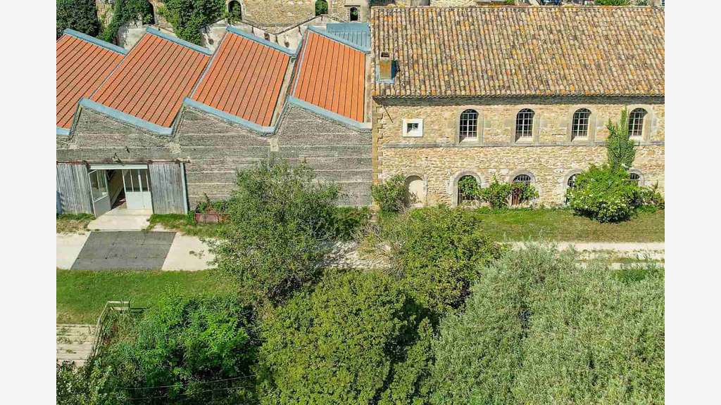 A vendre ancienne manufacture dans le Vaucluse