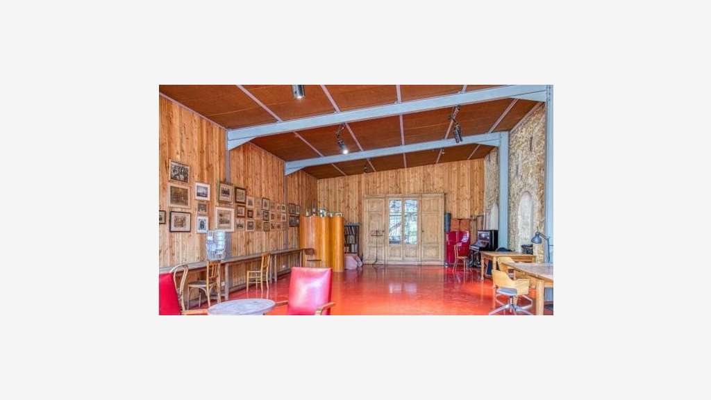A vendre ancienne manufacture dans le Vaucluse