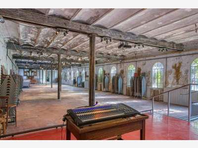 A vendre ancienne manufacture dans le Vaucluse