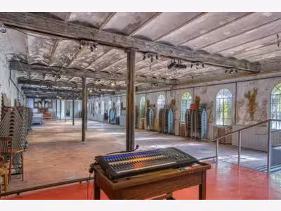 A vendre ancienne manufacture dans le Vaucluse