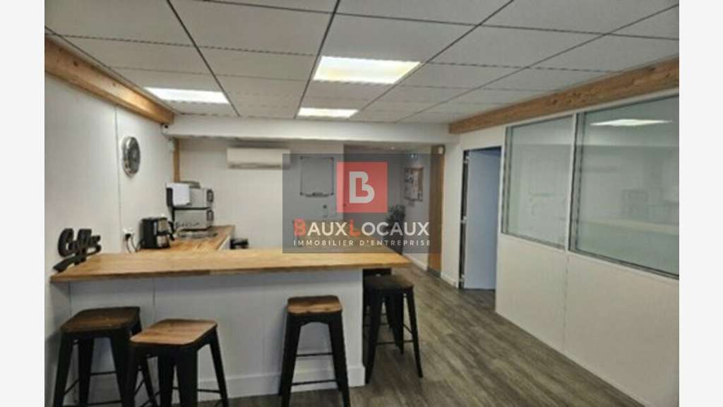 Vente local activités bureaux de 266m² à Avignon