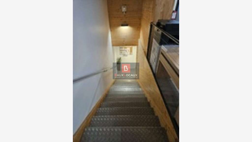 Vente local activités bureaux de 266m² à Avignon