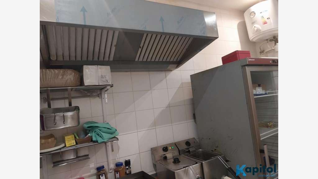 AV murs libres bar 100m² Paris 75009 South Pigalle