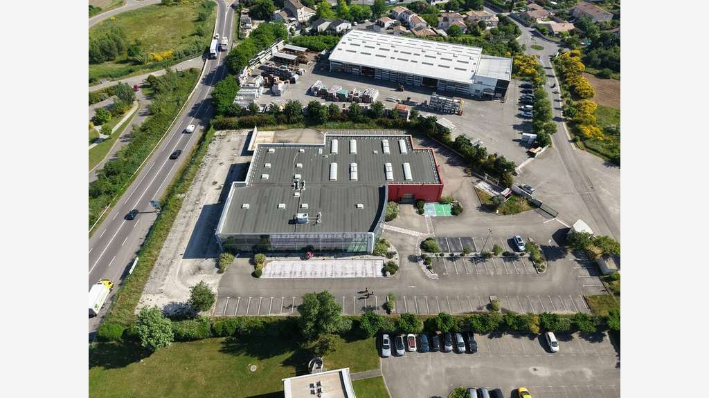Bâtiment de 2202m² à vendre à Montélimar