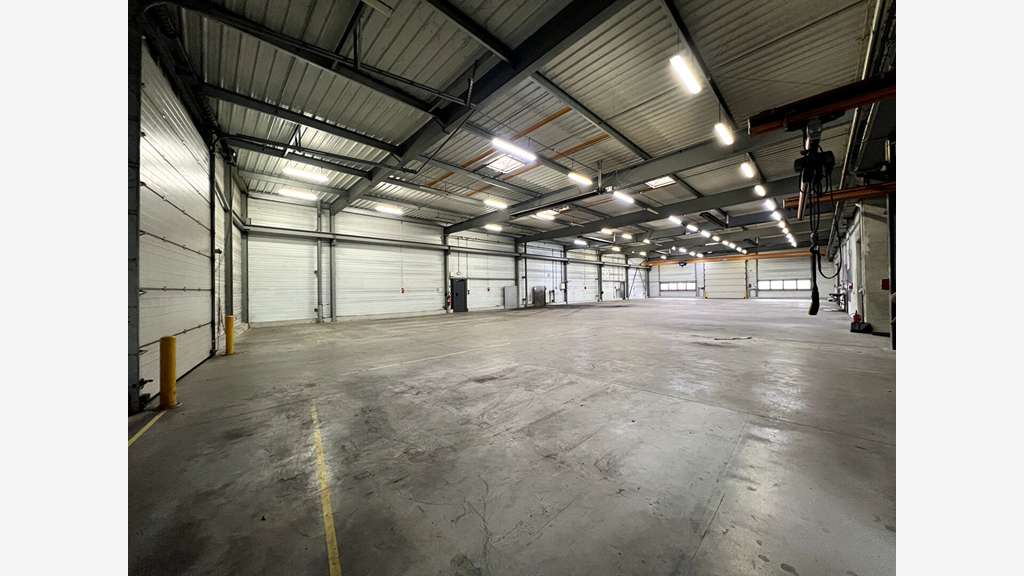 Vente local d'activité 2400m² à Angers Ouest