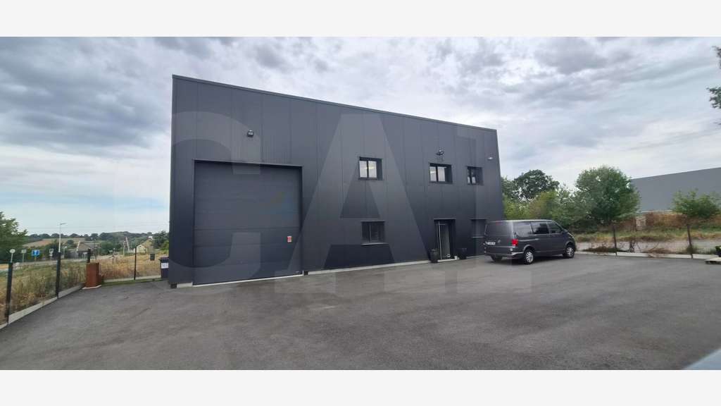 A vendre bâtiment 530m² sur foncier 2000m² à Vitré