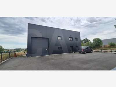A vendre bâtiment 530m² sur foncier 2000m² à Vitré