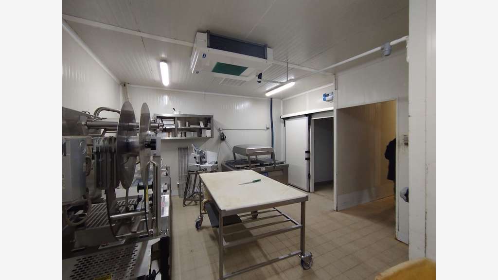À vendre bâtiment agroalimentaire 850m² sur Foix 
