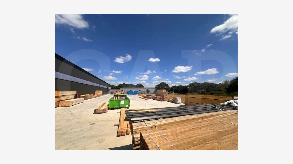 Bâtiment d’activités indépendant 6200m² Rennes Sud