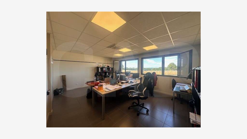 Bâtiment d’activités indépendant 6200m² Rennes Sud