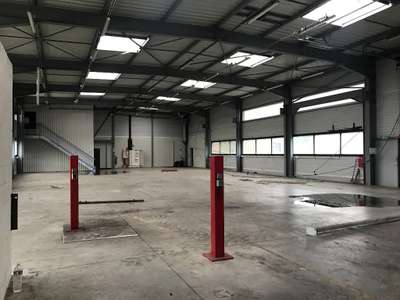Vente bâtiment 1162m² en excellent état à Connerré