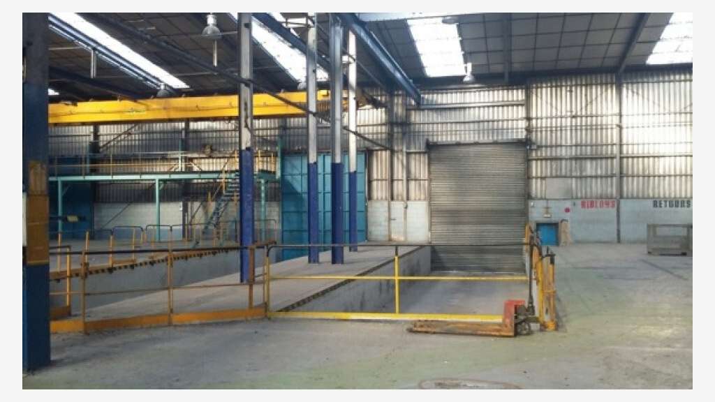 Vente local d'activité 9600m² à Pinon RN2 A26 RN31