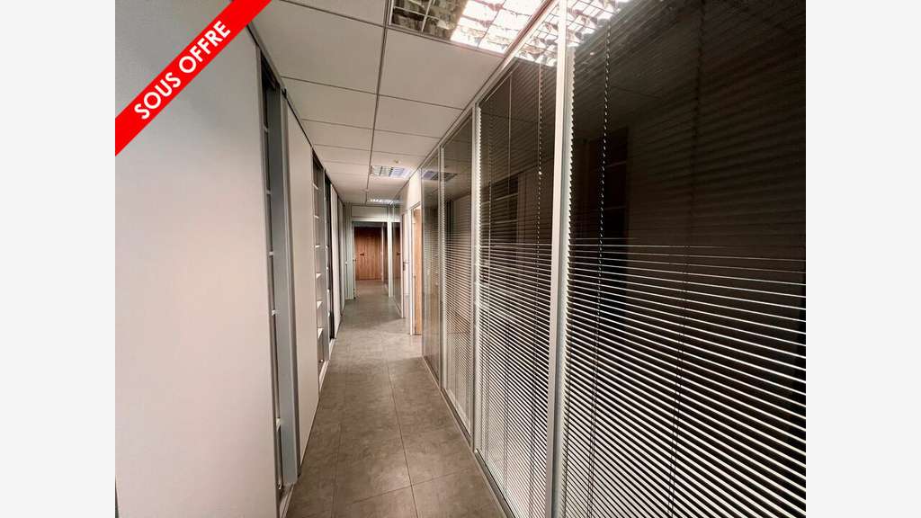 Vente locaux logistique 2600m² à Soyaux D1000