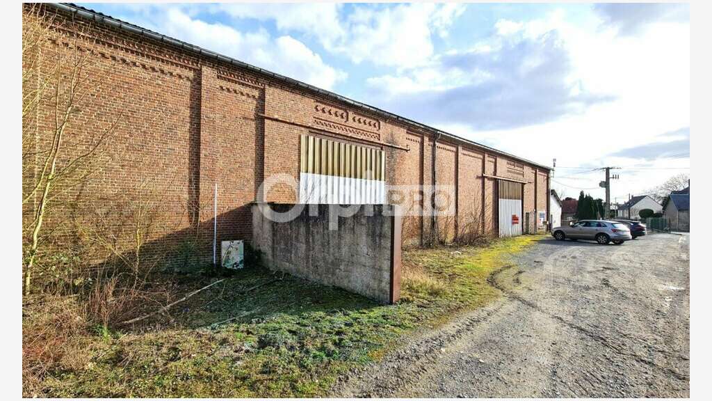 Vente local d'activité 820m² à Sequehart