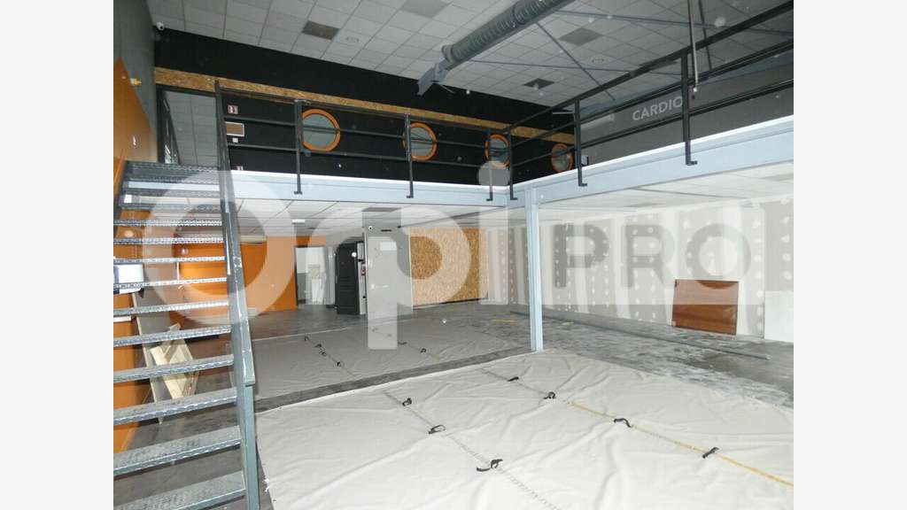 Vente bâtiment commercial de 550m² à Manosque