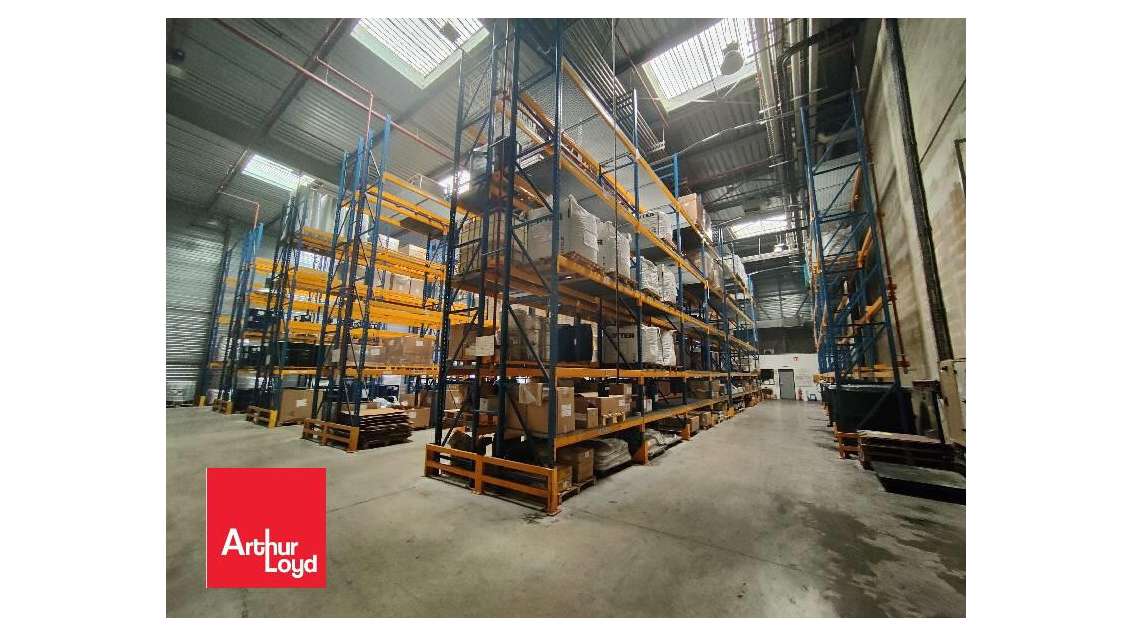 Vend bâtiments de 9790m² za Tremblay-les-Villages