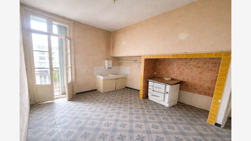 BÉZIERS - IMMEUBLE À RÉNOVER