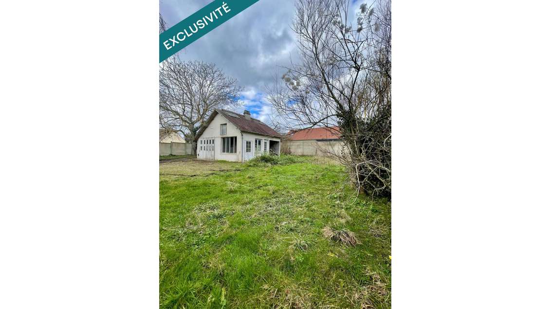 Beau terrain plat avec grand atelier à Bennecourt 