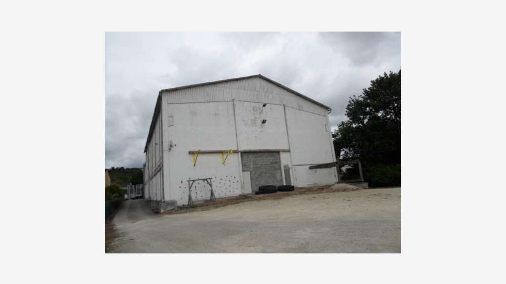 Vente boutique 1450m² à Boé