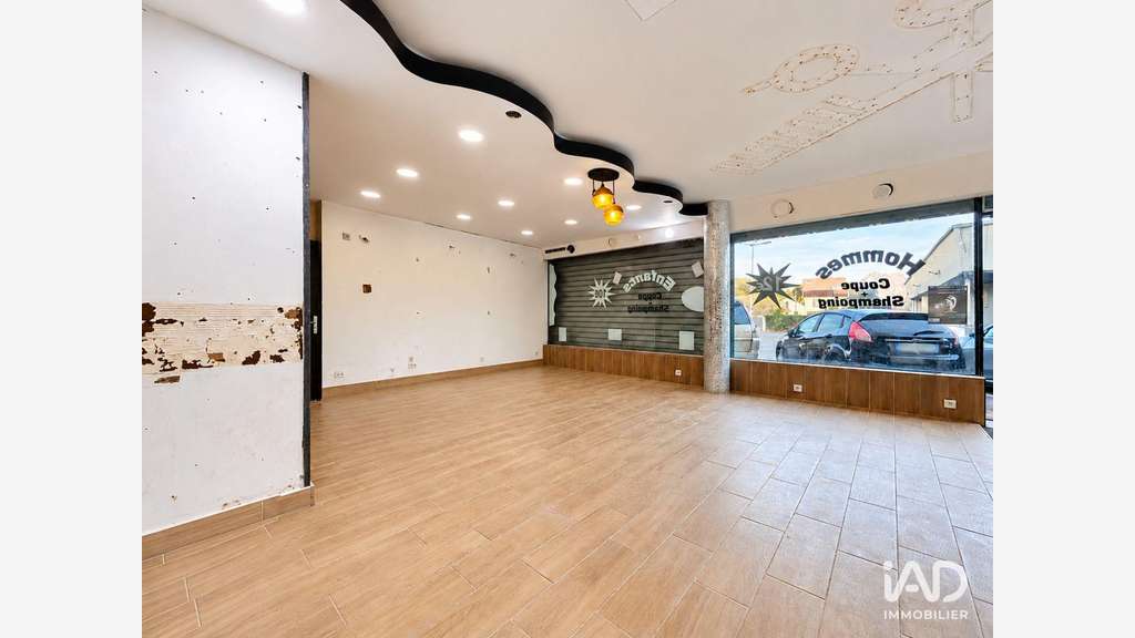 Vente boutique 45m² à Gretz-Armainvilliers