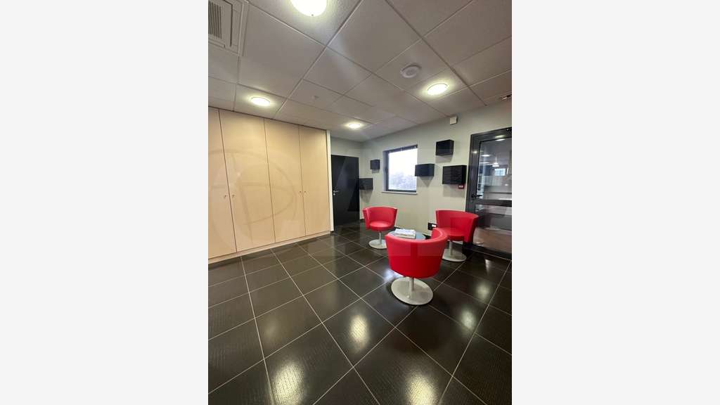 Vente bureau aménagé 210m² à Plérin RN12