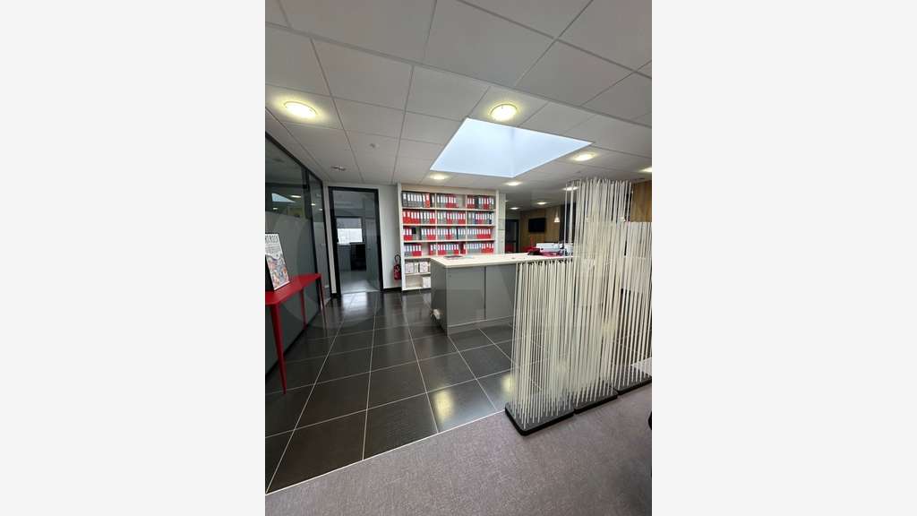 Vente bureau aménagé 210m² à Plérin RN12